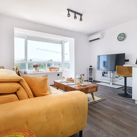 Serene Luxe Oasis Retreat On The Outskirts By Flat Mаnager * Plovdiv