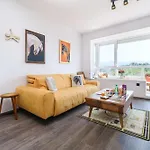 Apartman Serene Luxe Oasis Retreat On The Outskirts By Flat Mаnager
