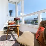Apartman Serene Luxe Oasis Retreat On The Outskirts By Flat Mаnager