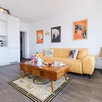 Serene Luxe Oasis Retreat On The Outskirts By Flat Mаnager Apartman Plovdiv