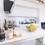 Serene Luxe Oasis Retreat On The Outskirts By Flat Mаnager Apartman Plovdiv