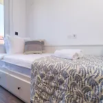 Apartman Serene Luxe Oasis Retreat On The Outskirts By Flat Mаnager Plovdiv