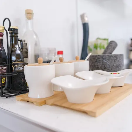 Serene Luxe Oasis Retreat On The Outskirts By Flat Mаnager * 플로브디프