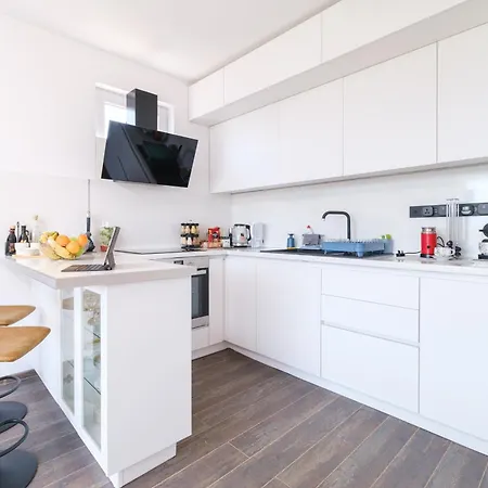 Serene Luxe Oasis Retreat On The Outskirts By Flat Mаnager Apartmán