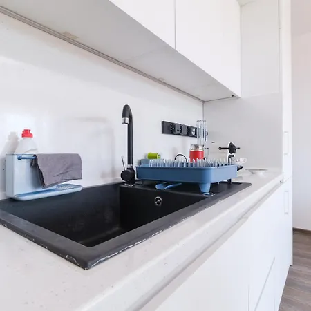 Serene Luxe Oasis Retreat On The Outskirts By Flat Mаnager 플로브디프