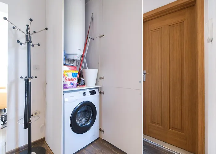 Serene Luxe Oasis Retreat On The Outskirts By Flat Mаnager プロヴディフ