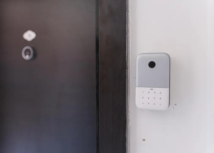 Appartamento Serene Luxe Oasis Retreat On The Outskirts By Flat Mаnager