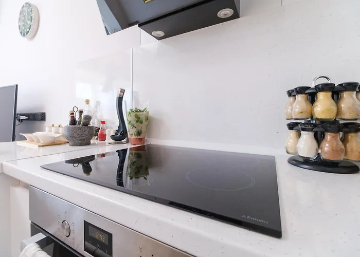 アパート Serene Luxe Oasis Retreat On The Outskirts By Flat Mаnager