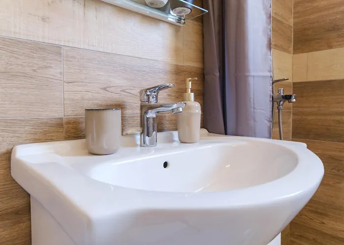 Serene Luxe Oasis Retreat On The Outskirts By Flat Mаnager アパート プロヴディフ