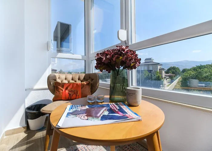 Serene Luxe Oasis Retreat On The Outskirts By Flat Mаnager プロヴディフ