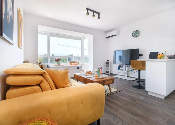 Serene Luxe Oasis Retreat On The Outskirts By Flat Mаnager * Plovdiv