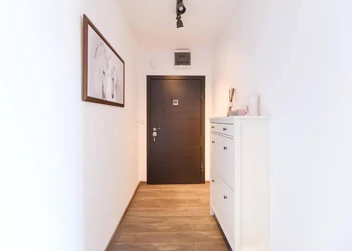 アパート Serene Luxe Oasis Retreat On The Outskirts By Flat Mаnager