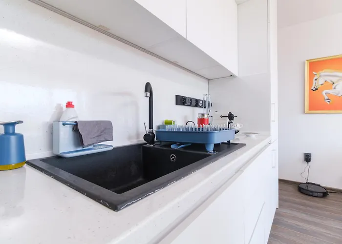 Serene Luxe Oasis Retreat On The Outskirts By Flat Mаnager プロヴディフ